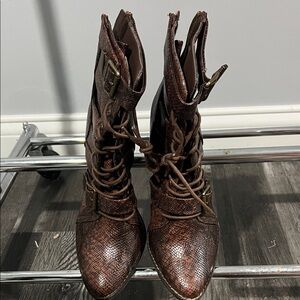 Coconuts by Matisse Textured Brown Lace-Up Boots